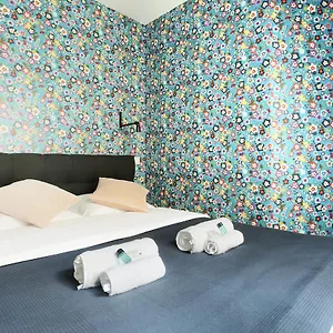 Apartment Rent A - Meslay, Paris